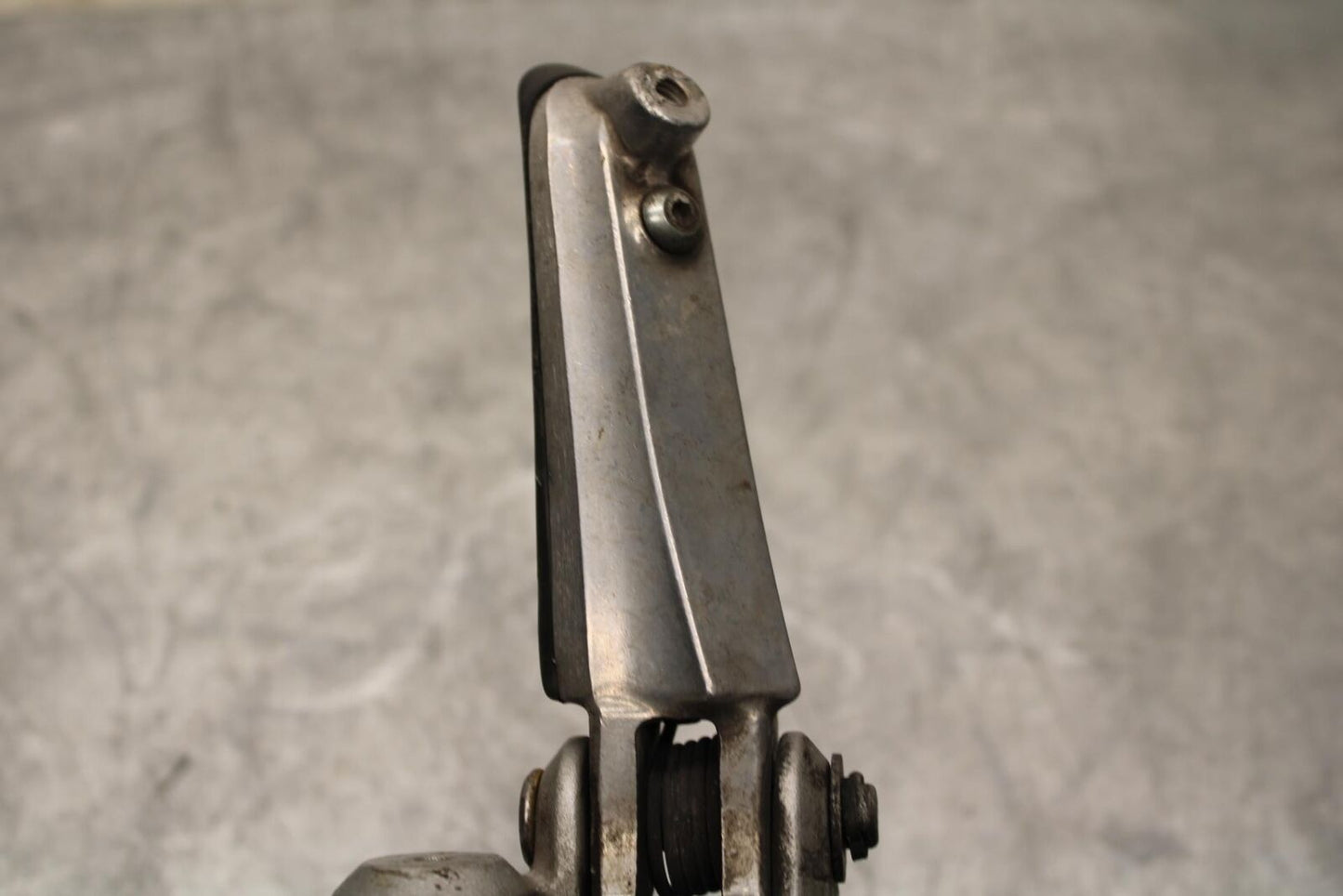 2000 Honda CBR600F4 LEFT REARSET REAR SET DRIVER FOOT PEG REST STOP BB552
