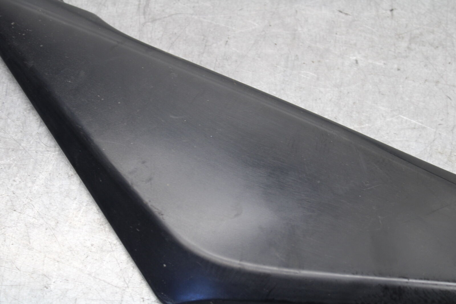 05-06 SUZUKI GSXR1000 LEFT FRONT SIDE SEAT SADDLE PANEL TRIM COWL FAIRING BB663