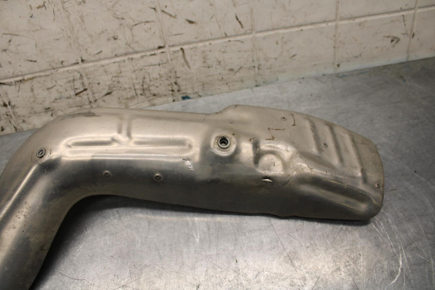 2005 Honda CBR600RR REAR BACK MUFFLER EXHAUST PIPE COVER HEAT SHIELD  BB564
