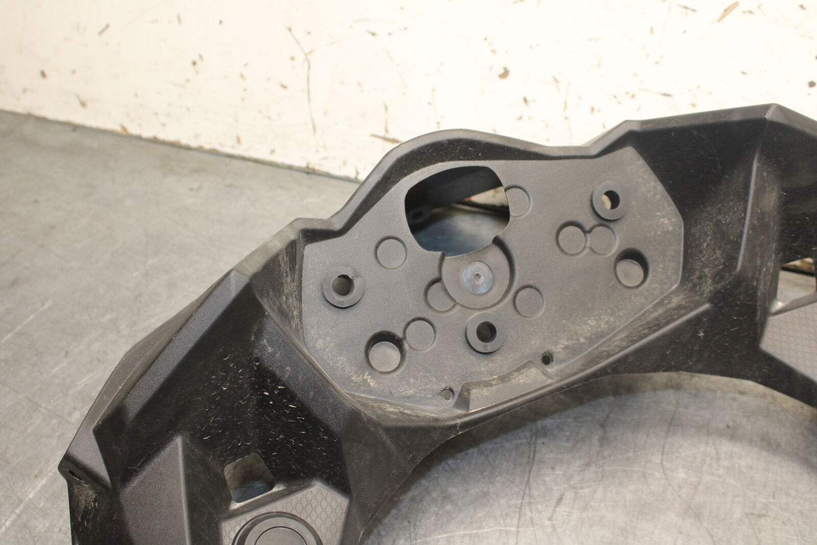 18-23 KAWASAKI NINJA 400 EX400 ABS FRONT CENTER COWL GAUGE FAIRING BB747