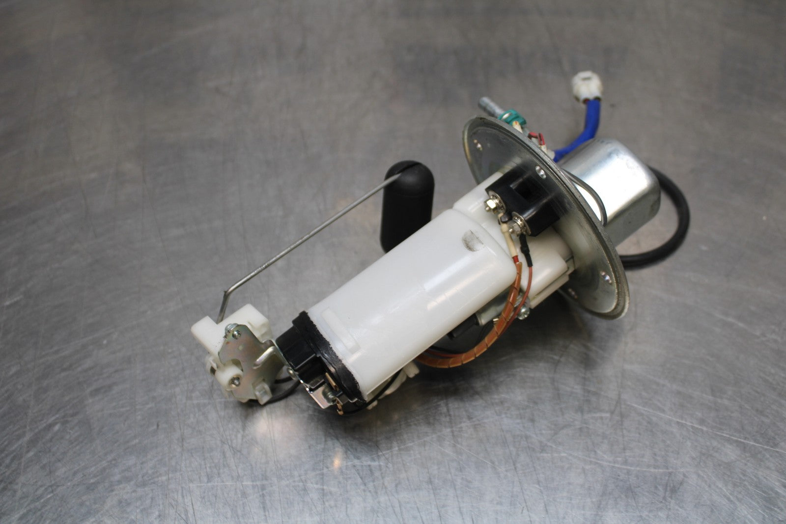 06-07 SUZUKI GSXR 600 FUEL PUMP GAS PETROL SENDER UNIT BB170
