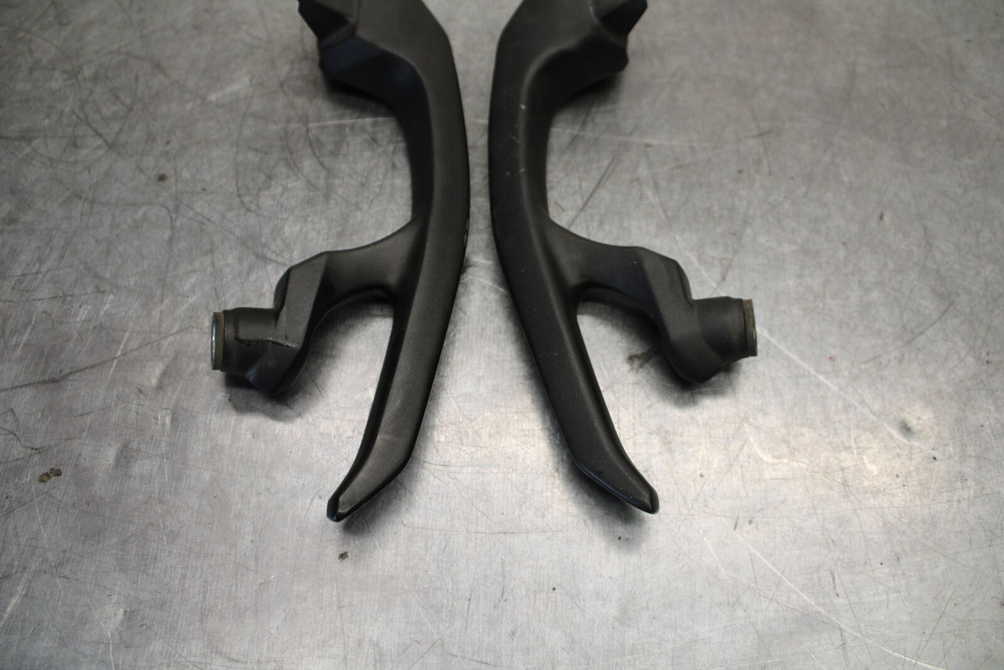 12-17 KAWASAKI ER-6N Z650 PASSENGER REAR SEAT GRAB BAR HANDLE SET BB709