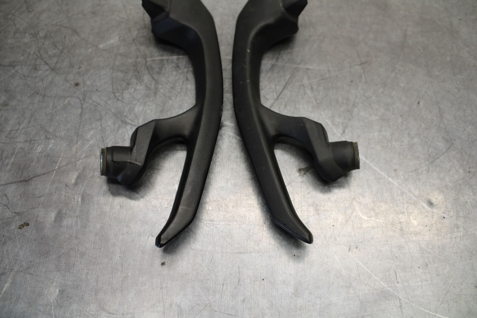 12-17 KAWASAKI ER-6N Z650 PASSENGER REAR SEAT GRAB BAR HANDLE SET BB709