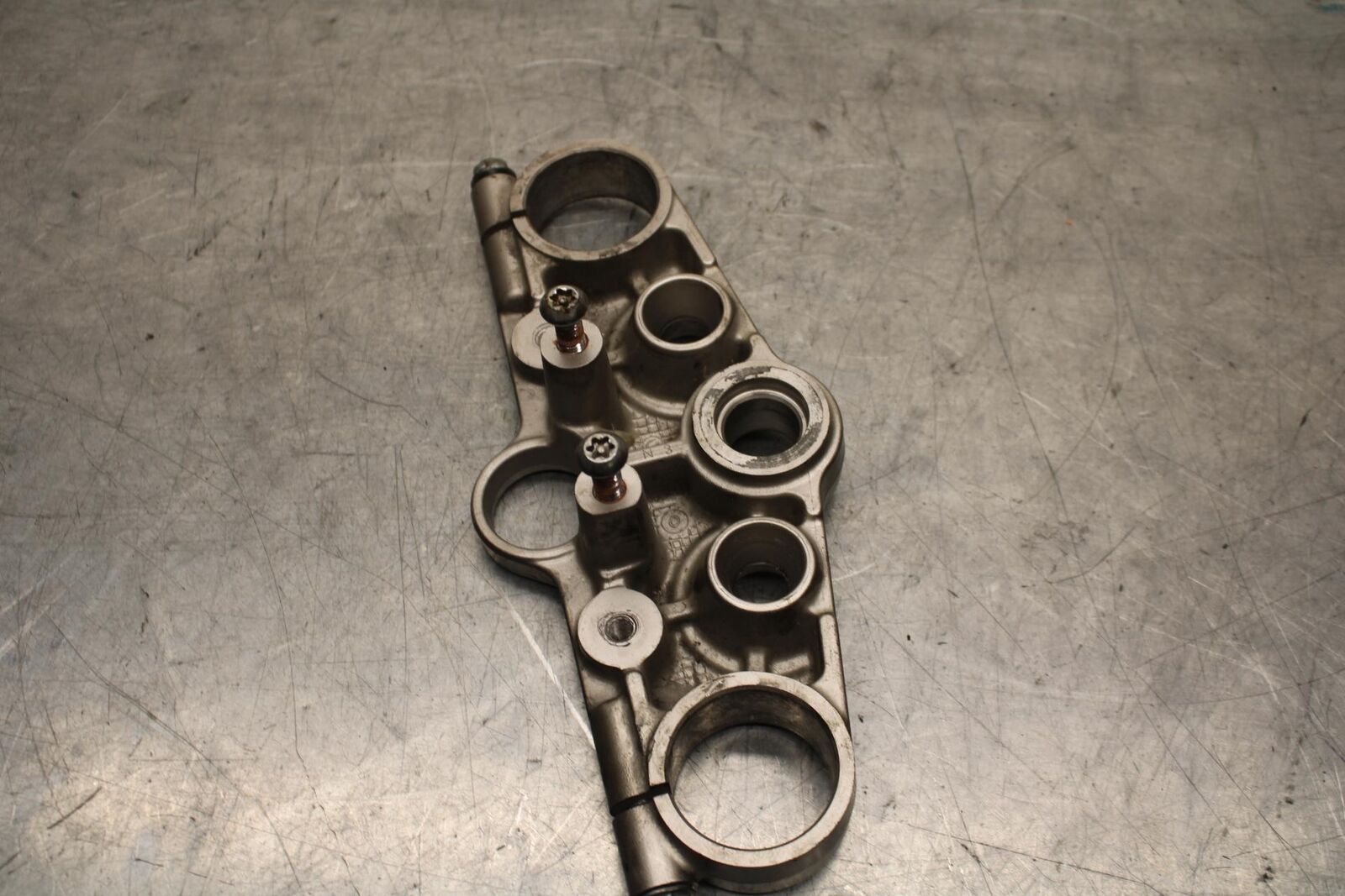 1997 Suzuki Bandit 1200 GSF1200S FORKS UPPER TRIPLE TREE CLAMP BB559