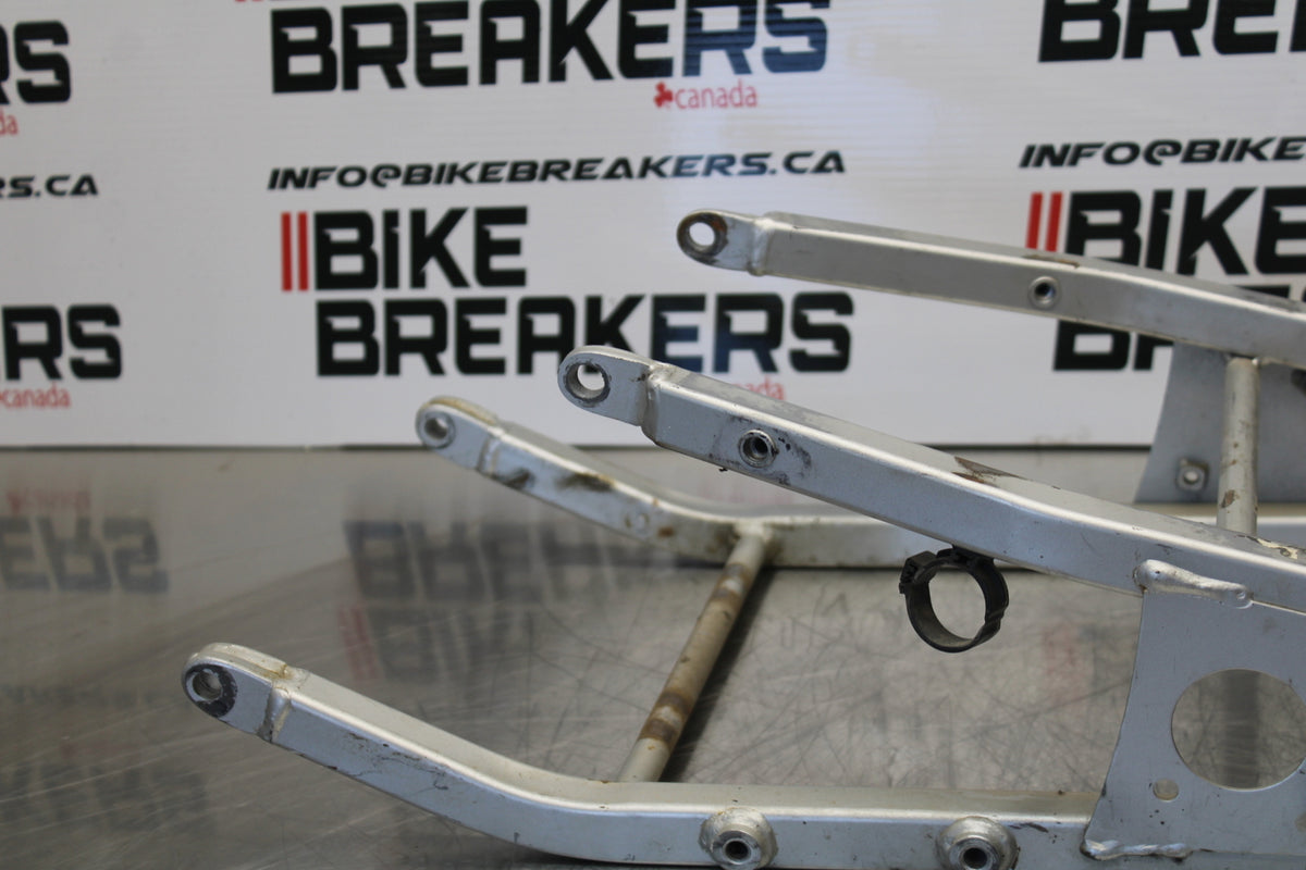 98-05 HONDA SUPER HAWK 1000 VTR1000F REAR SUBFRAME BACK SUB FRAME BB152