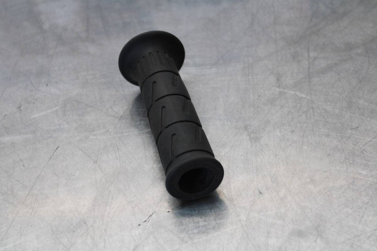 07-08 KAWASAKI NINJA ZX6R RIGHT THROTTLE GRIP BB175