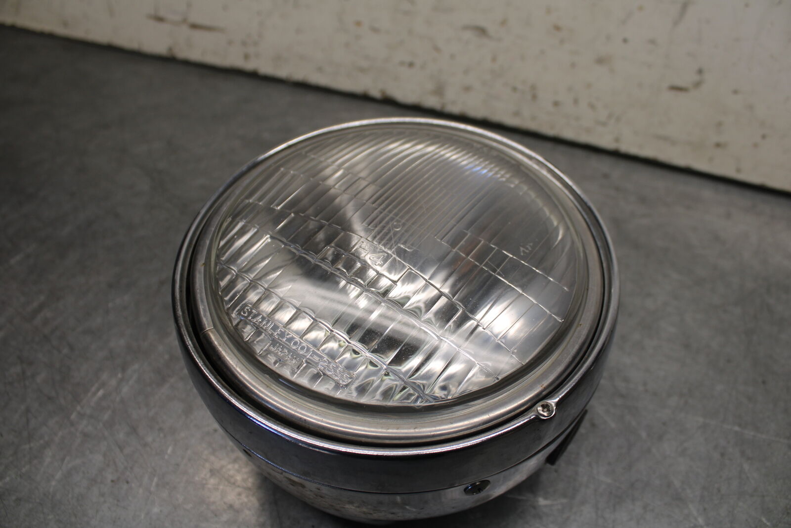 85-86 SUZUKI MADURA 1200 SINGLE HEADLIGHT HEAD LAMP LIGHT  BB691