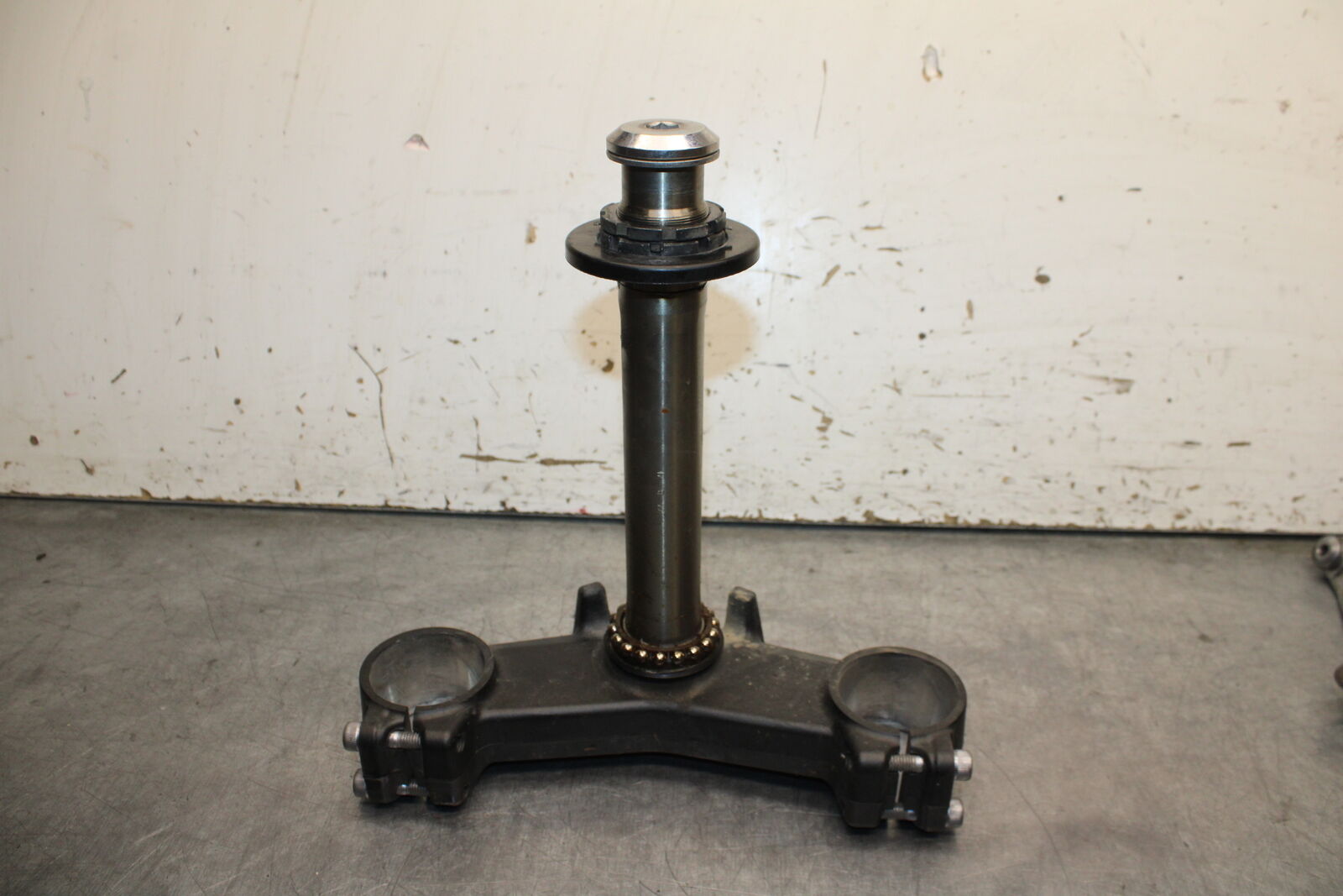 12-13 KAWASAKI Z1000 FRONT FORKS CLAMP LOWER TRIPLE TREE STEM BB743