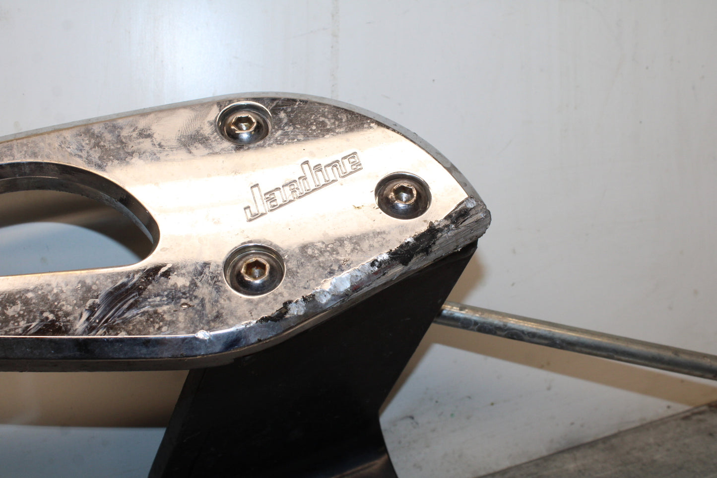 00 SUZUKI INTRUDER 1500 VL1500 LEFT FRONT FOOT REST PEG STEP BB761