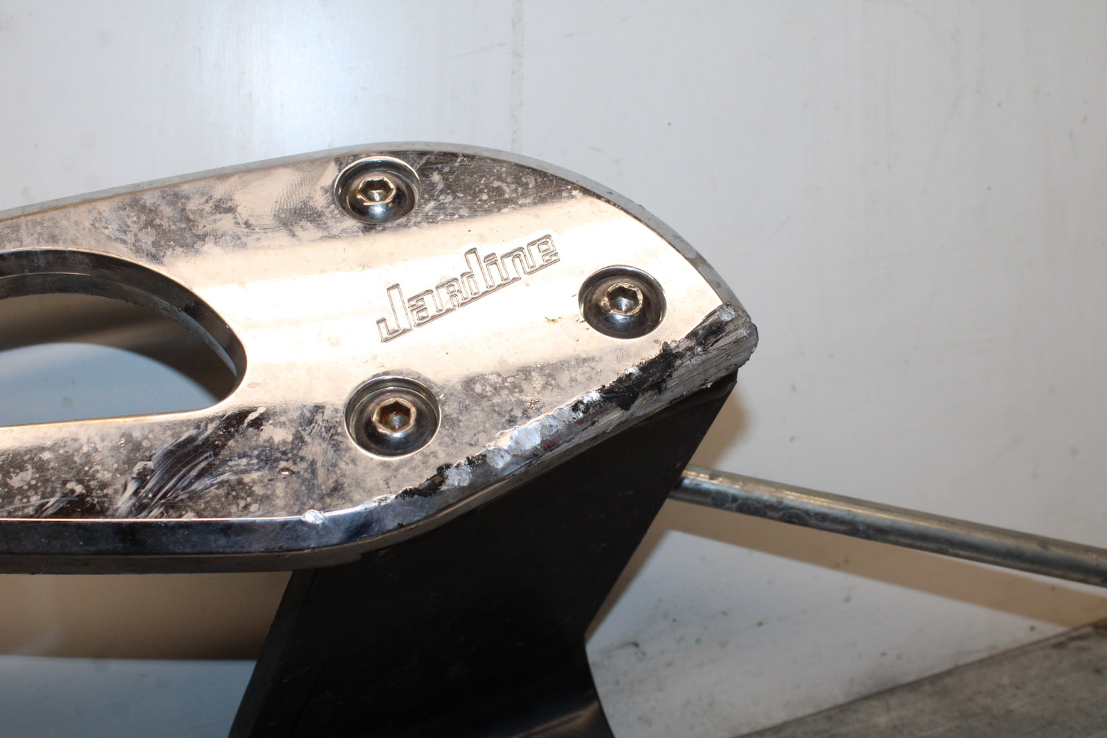 00 SUZUKI INTRUDER 1500 VL1500 LEFT FRONT FOOT REST PEG STEP BB761