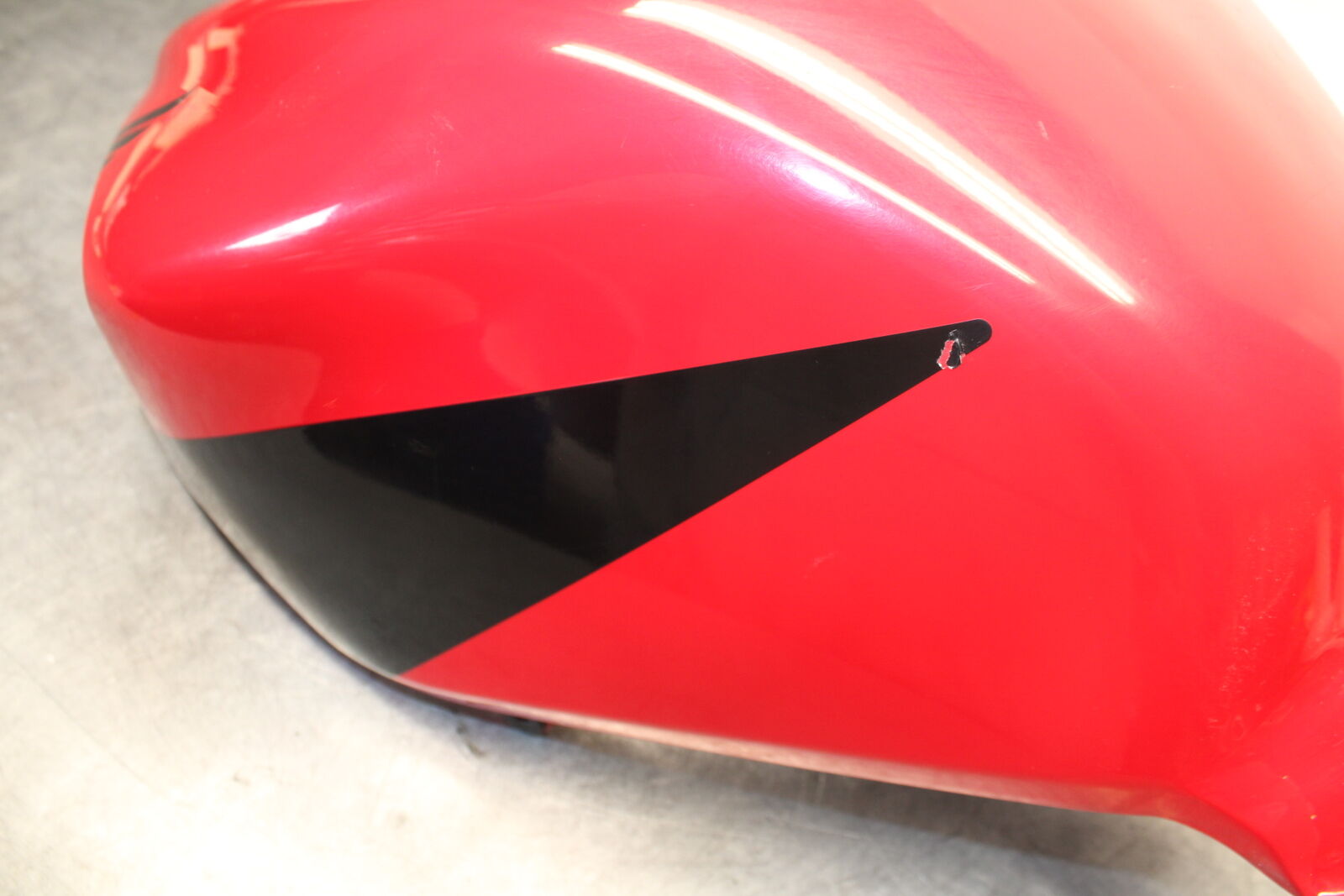 05-06 HONDA CBR600RR GAS TANK FUEL CELL COVER FAIRING COWL BB655