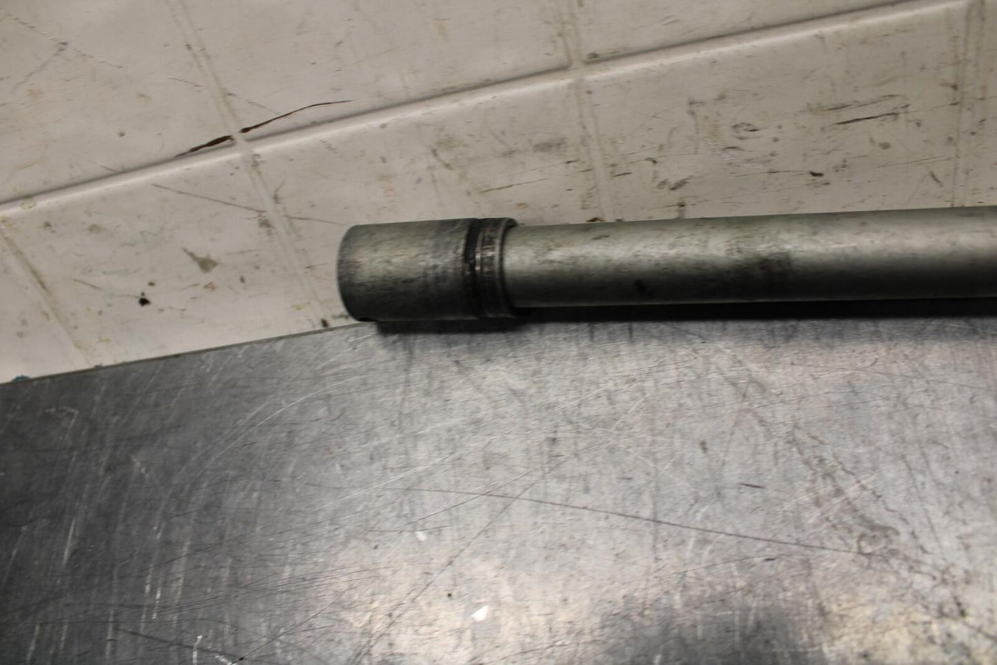 06-07 HONDA CBR1000RR FRONT WHEEL RIM AXLE PIVOT BOLT 44301-MCJ-000 BB75