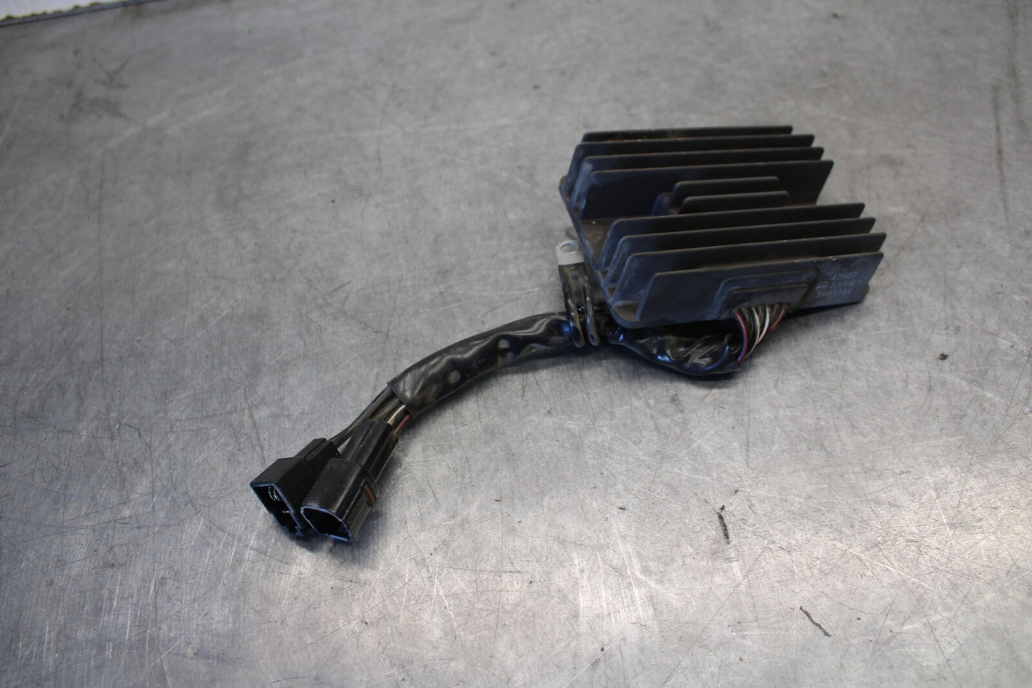 11-24 SUZUKI GSXR750 OEM RECTIFIER VOLTAGE REGULATOR BB687