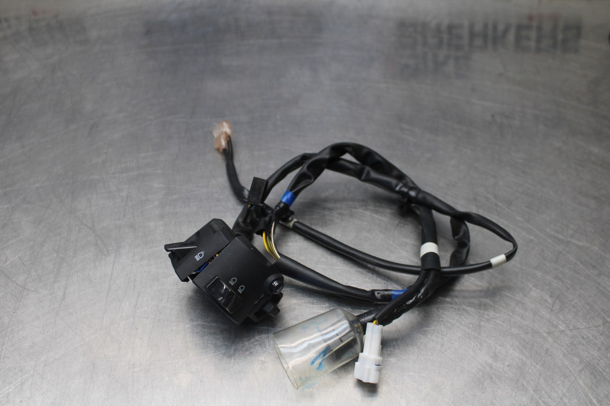 23 YAMAHA YZF R3 LEFT CLIP ON HANDLE HORN SIGNALS SWITCH SWITCHES bb806