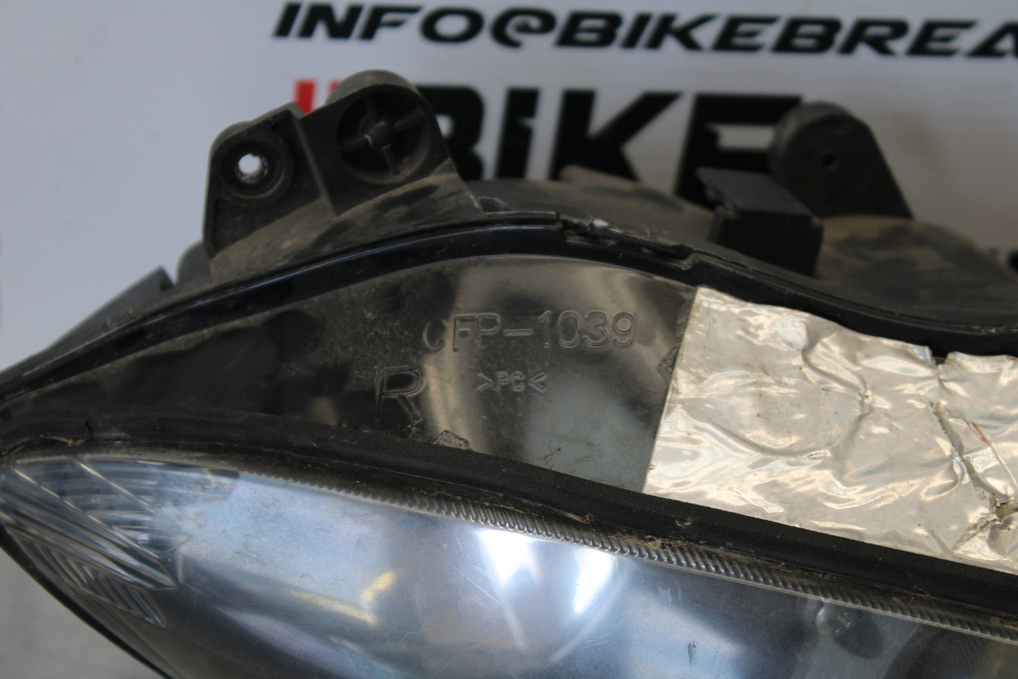 07-08 YAMAHA YZF R1 FRONT RIGHT HEADLIGHT HEAD LIGHT LAMP BB160