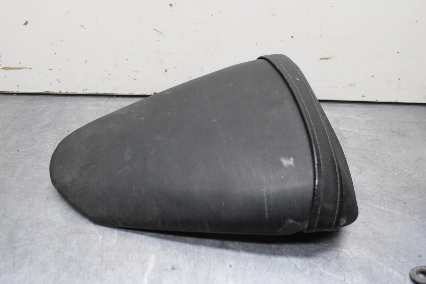 09-12 KAWASAKI NINJA ZX6R REAR BACK PASSENGER TANDEM SEAT SADDLE PILLION BB617