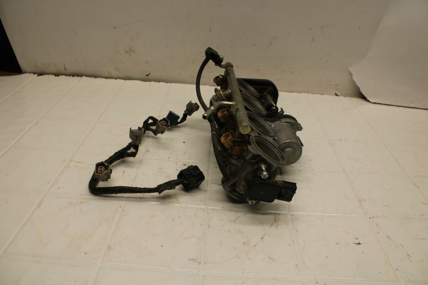 08-16 YAMAHA YZF R6 MAIN FUEL INJECTORS / THROTTLE BODIES BB406