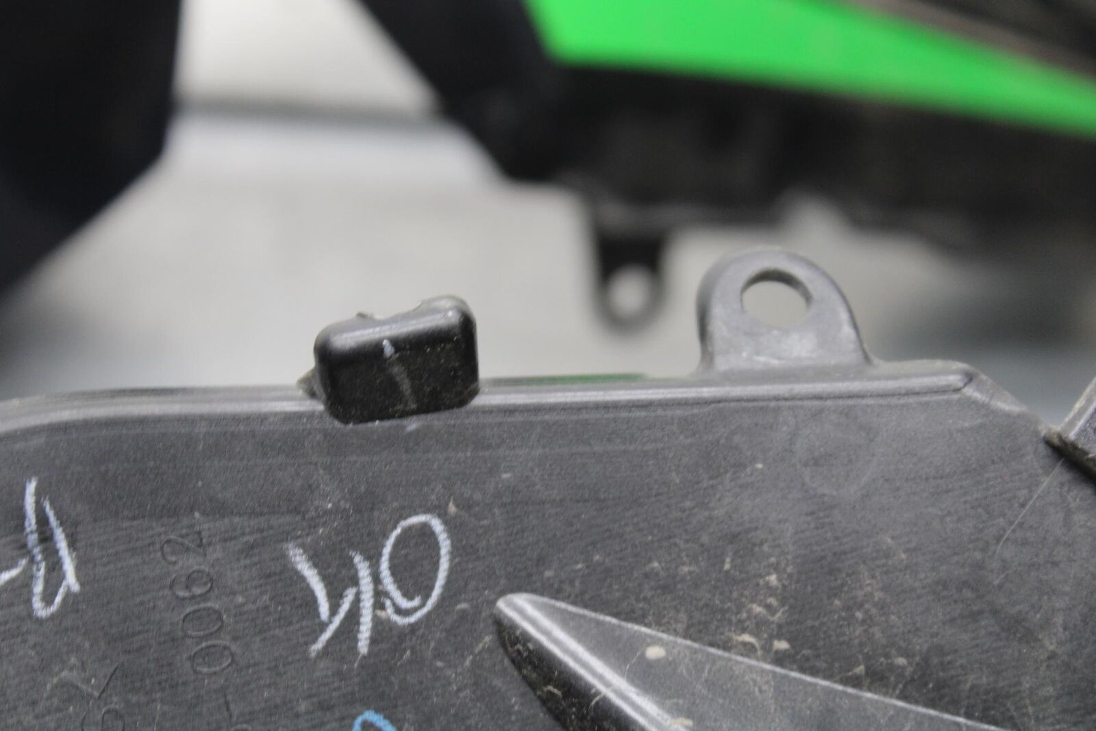 15-16 KAWASAKI EX300 RIGHT FRONT SIDE SEAT SADDLE PANEL TRIM COWL FAIRING BB635