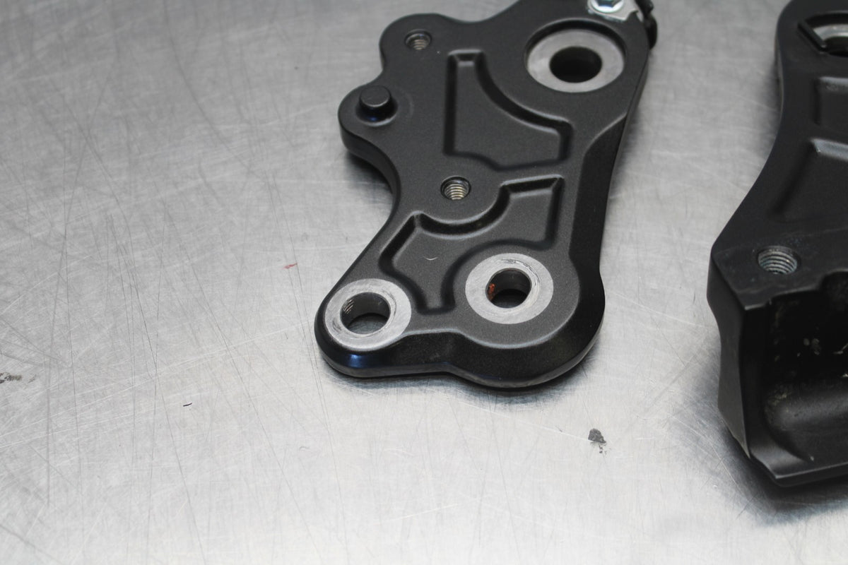 23-24 YAMAHA MT-07 LEFT RIGHT REARSET REAR SET DRIVER PEG BRACKETS MOUNTS BB927