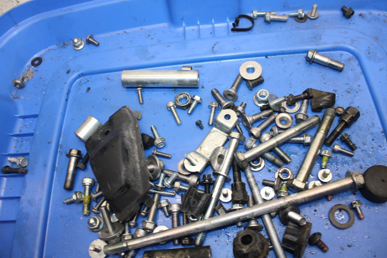 11-14 KAWASAKI VERSYS 650 LE 650C ENGINE MOUNTING BOLTS HARDWARE SCREWS BB498