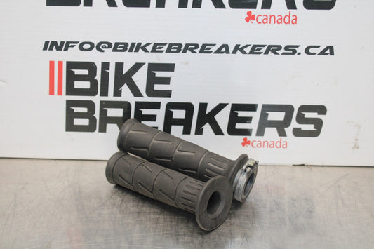 07-08 KAWASAKI NINJA ZX6R THROTTLE TUBE / GRIPS BB199