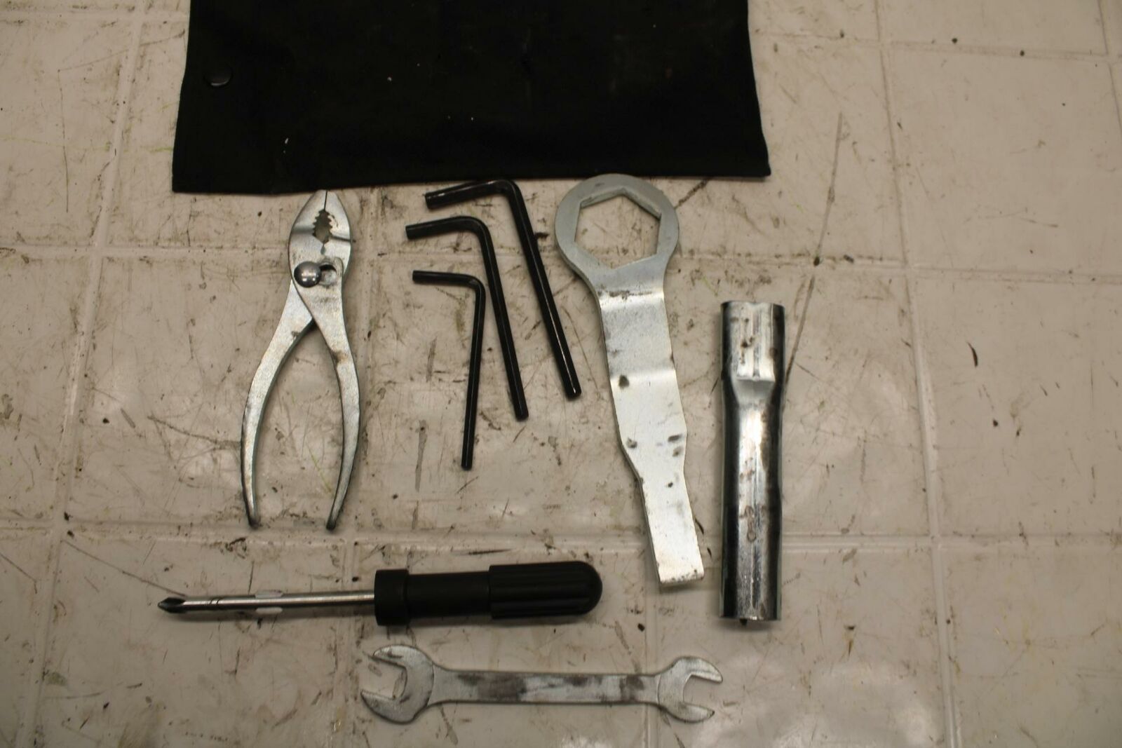 13-17 KAWASAKI NINJA ZX6R ZX636E STOCK TOOLS OEM TOOL BAG KIT SET BB409