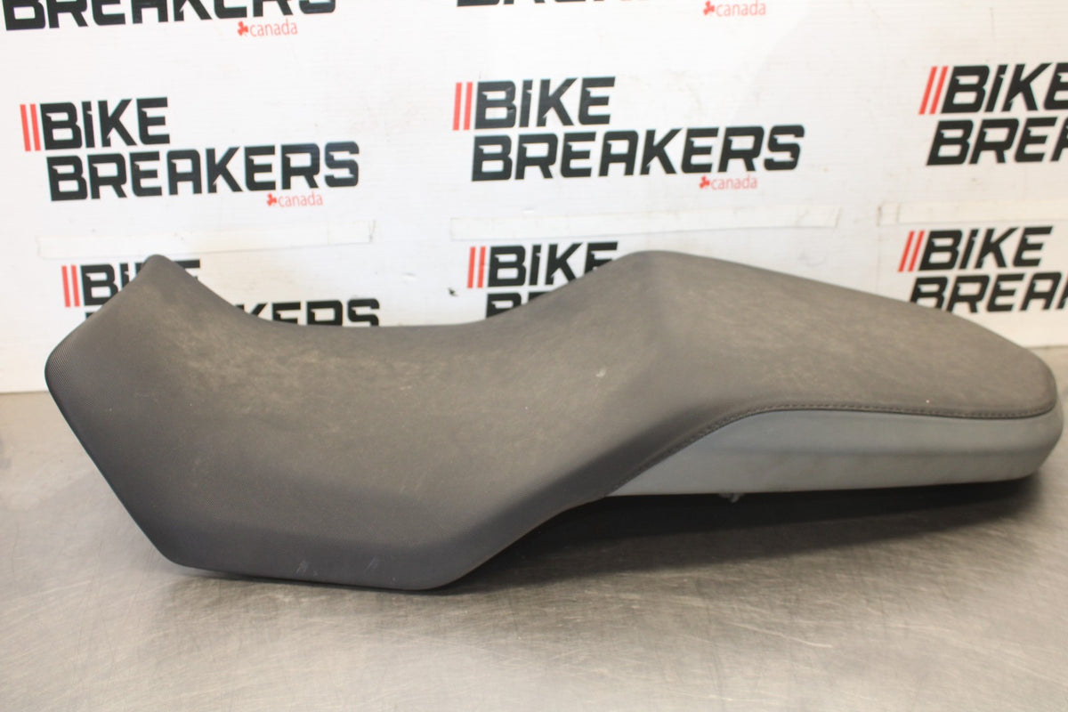 19 BMW F750GS FRONT REAR SEAT SADDLE BB938