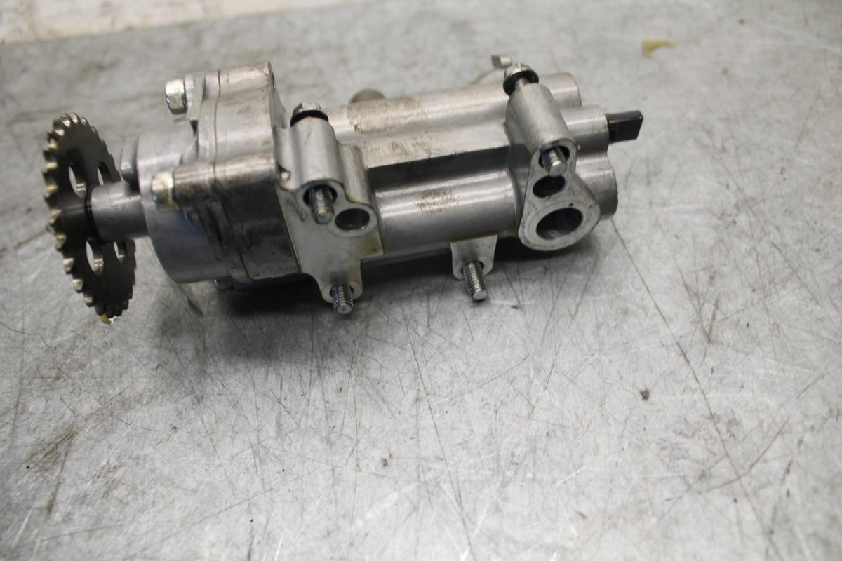 2007 Suzuki GSXR600 ENGINE MOTOR OIL PUMP 16400-01H00 BB540