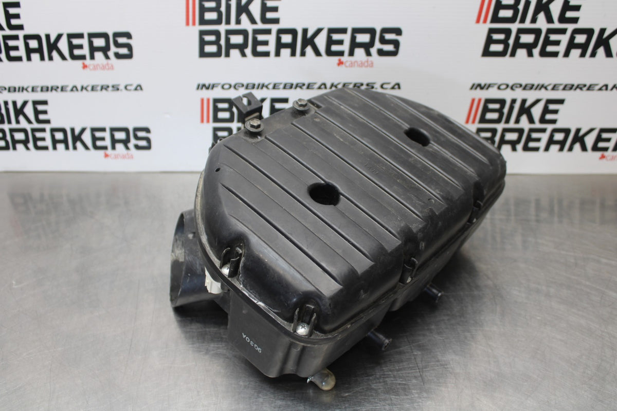 11-22 SUZUKI GSXR 600  AIRBOX AIR INTAKE FILTER BOX BB193
