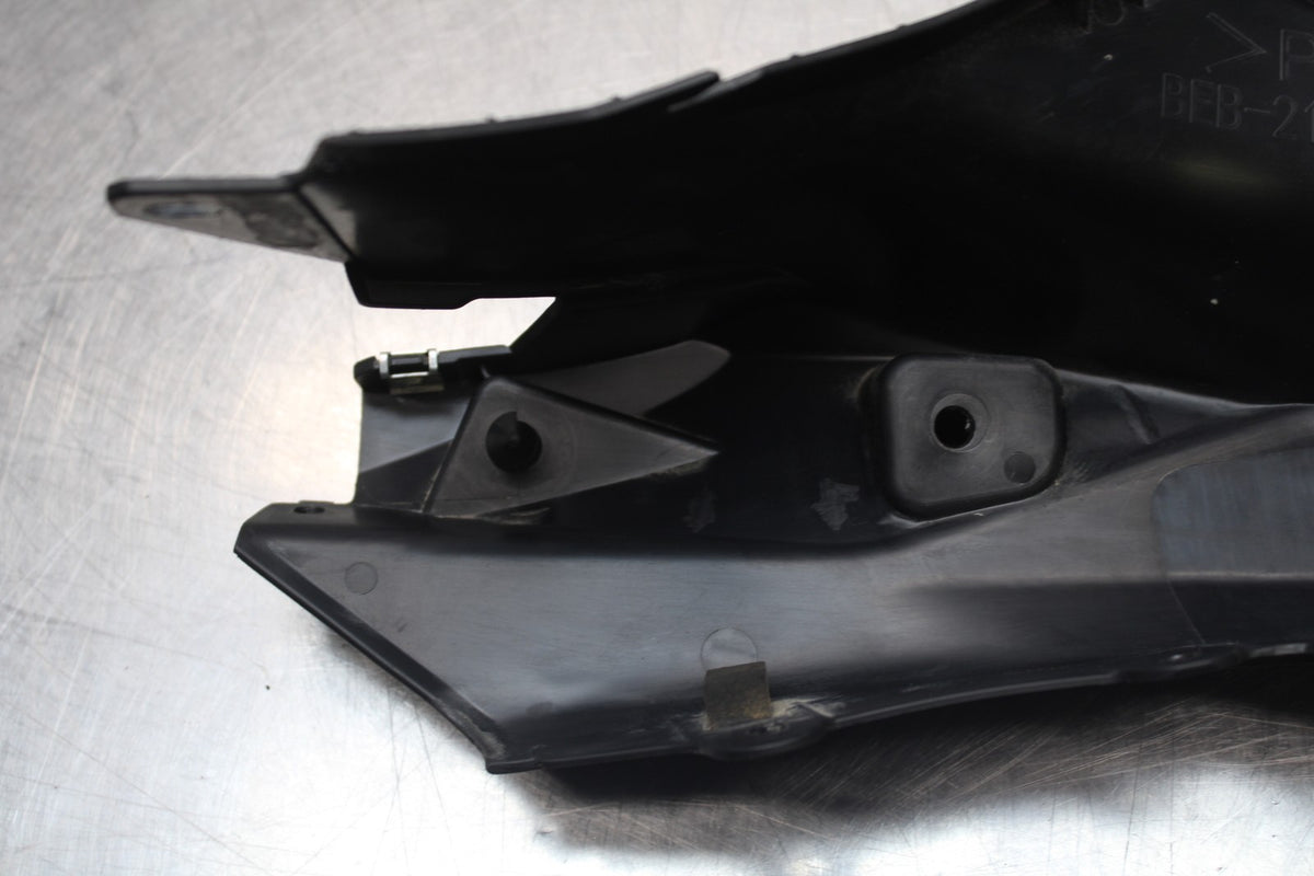 22-25 YAMAHA YZF R7 LEFT REAR BACK TAIL FAIRING COWL SHROUD BB850