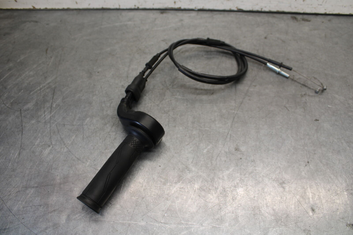 13-18 KAWASAKI NINJA ZX6R THROTTLE CABLE LINE HOUSING GUIDE BB682