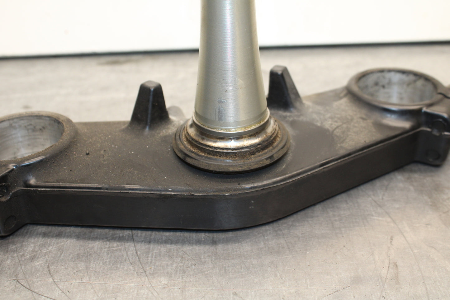 00-02 KAWASAKI NINJA ZX6R FRONT FORKS CLAMP LOWER TRIPLE TREE STEM BB750