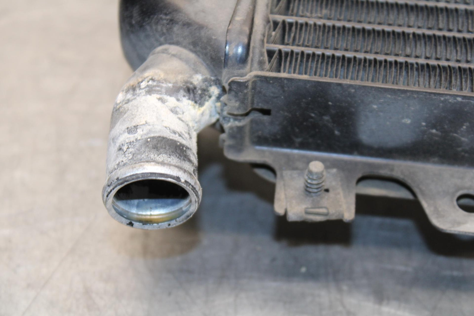 00-01 KAWASAKI ZZR600 ENGINE RADIATOR MOTOR COOLER COOLING RADIATER BB568