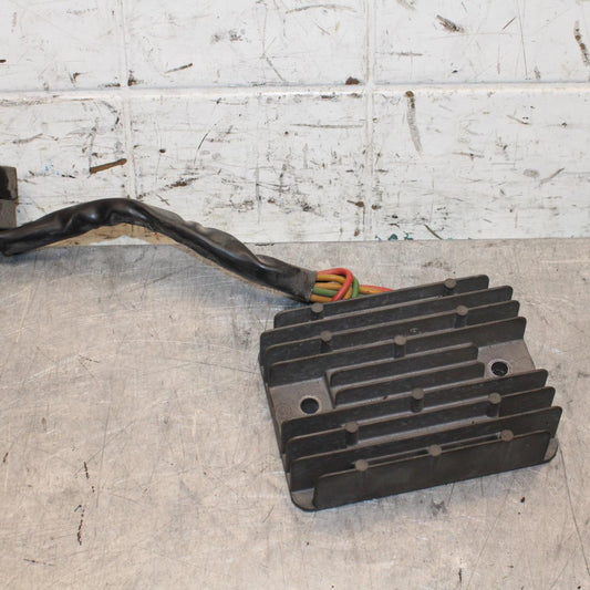 2005 Ducati Monster S2R RECTIFIER VOLTAGE REGULATOR BB557
