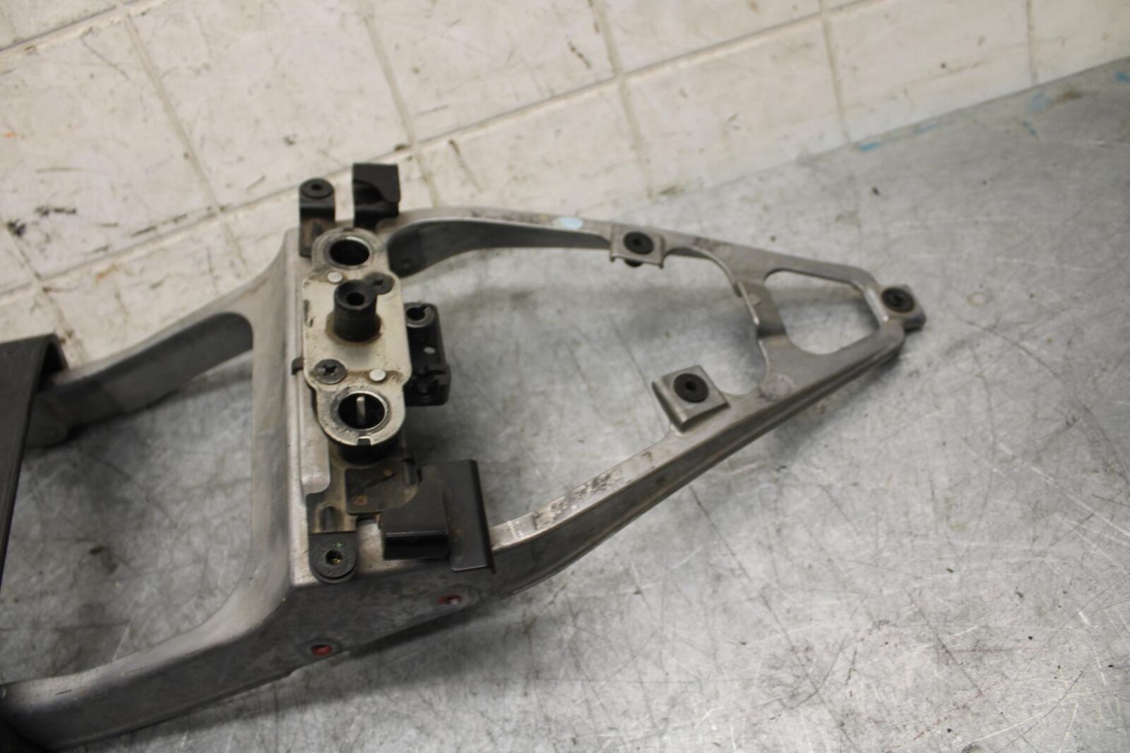 2009 Kawasaki Ninja ZX6R ZX600R REAR SUBFRAME BACK SUB FRAME 32160-0399 BB538