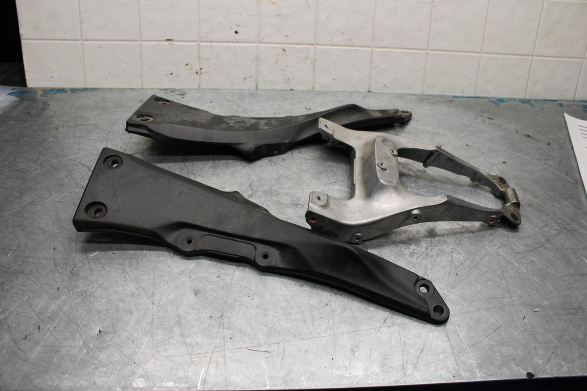 11-15 KAWASAKI ZX1000R REAR SUBFRAME BACK SUB FRAME BB445