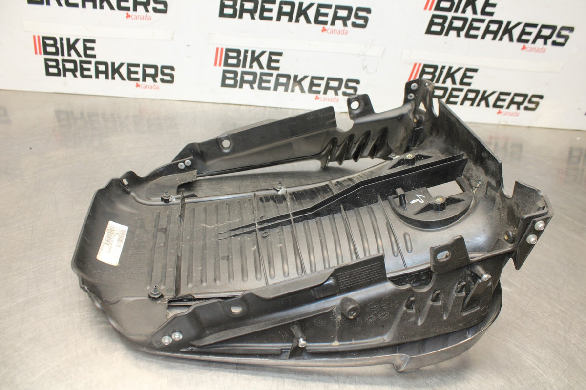 09-17 HARLEY-DAVIDSON V-ROD RADIATOR GRILLE GRILL SHIELD GUARD BB886