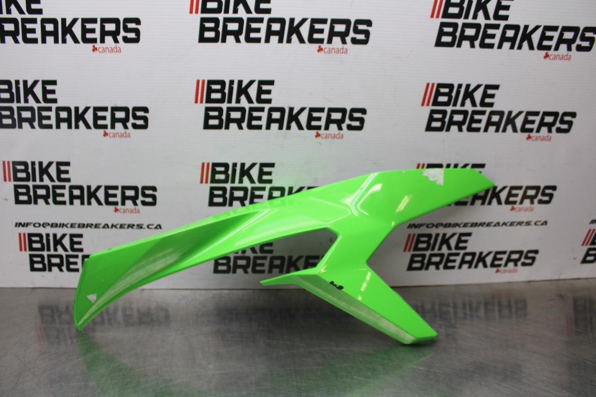 24-25 KAWASAKI NINJA ZX4R LEFT MID UPPER SIDE FAIRING COWL PLASTIC BB827