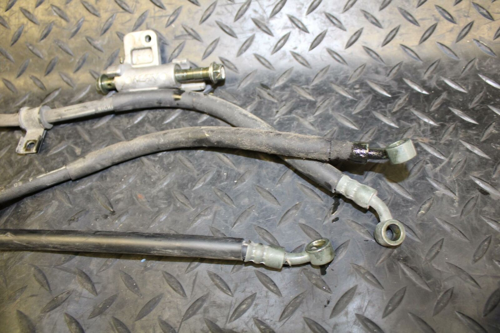 05-06 SUZUKI KATANA 750 GSX750F FRONT BRAKE CALIPER HOSES LINES bb166