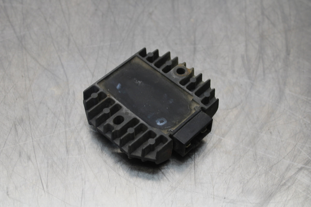 98-05 HONDA SUPER HAWK 1000 VTR1000F RECTIFIER VOLTAGE REGULATOR BB152