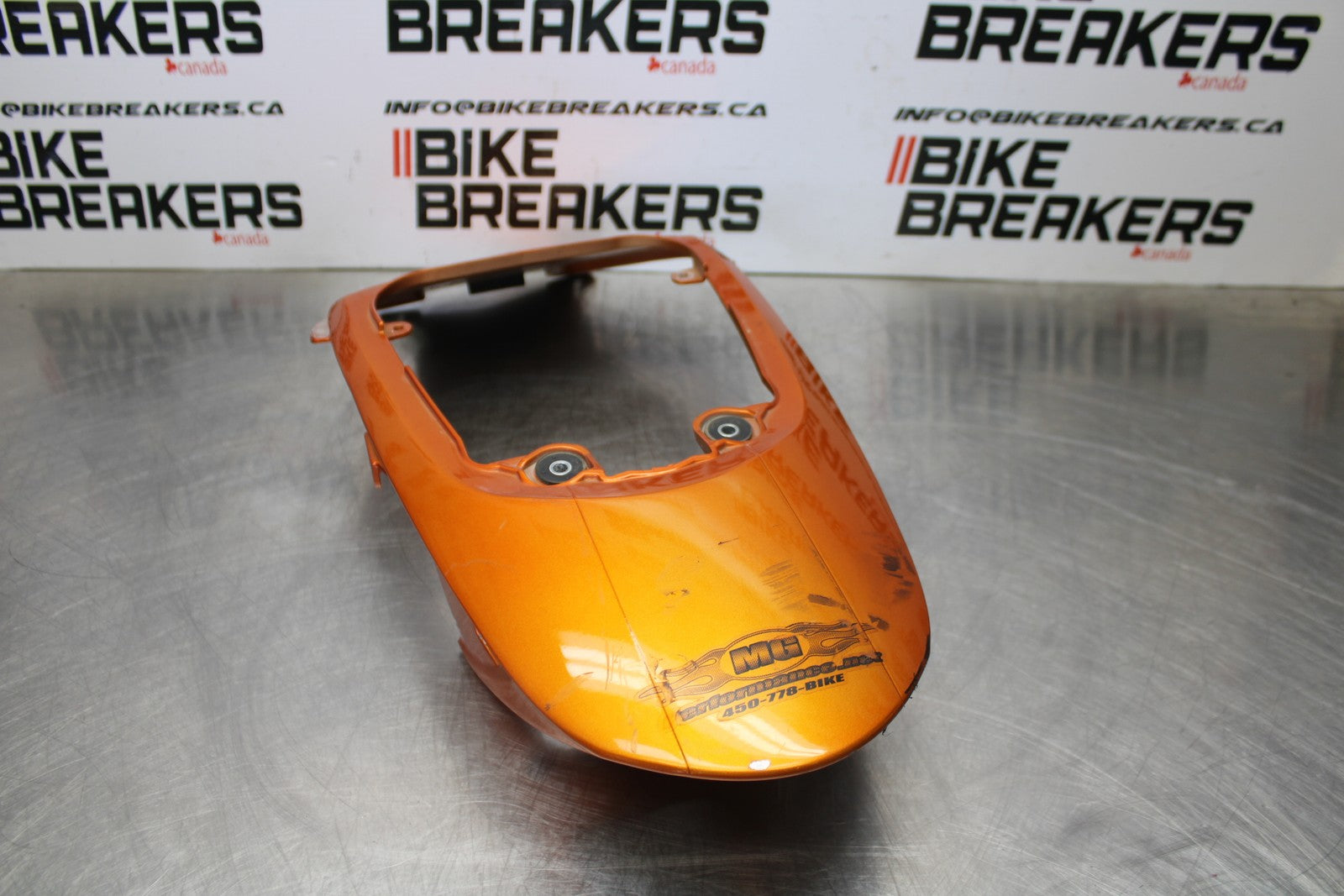 06-07 SUZUKI GSXR 600 CENTER REAR BACK TAIL FAIRING COWL BB178