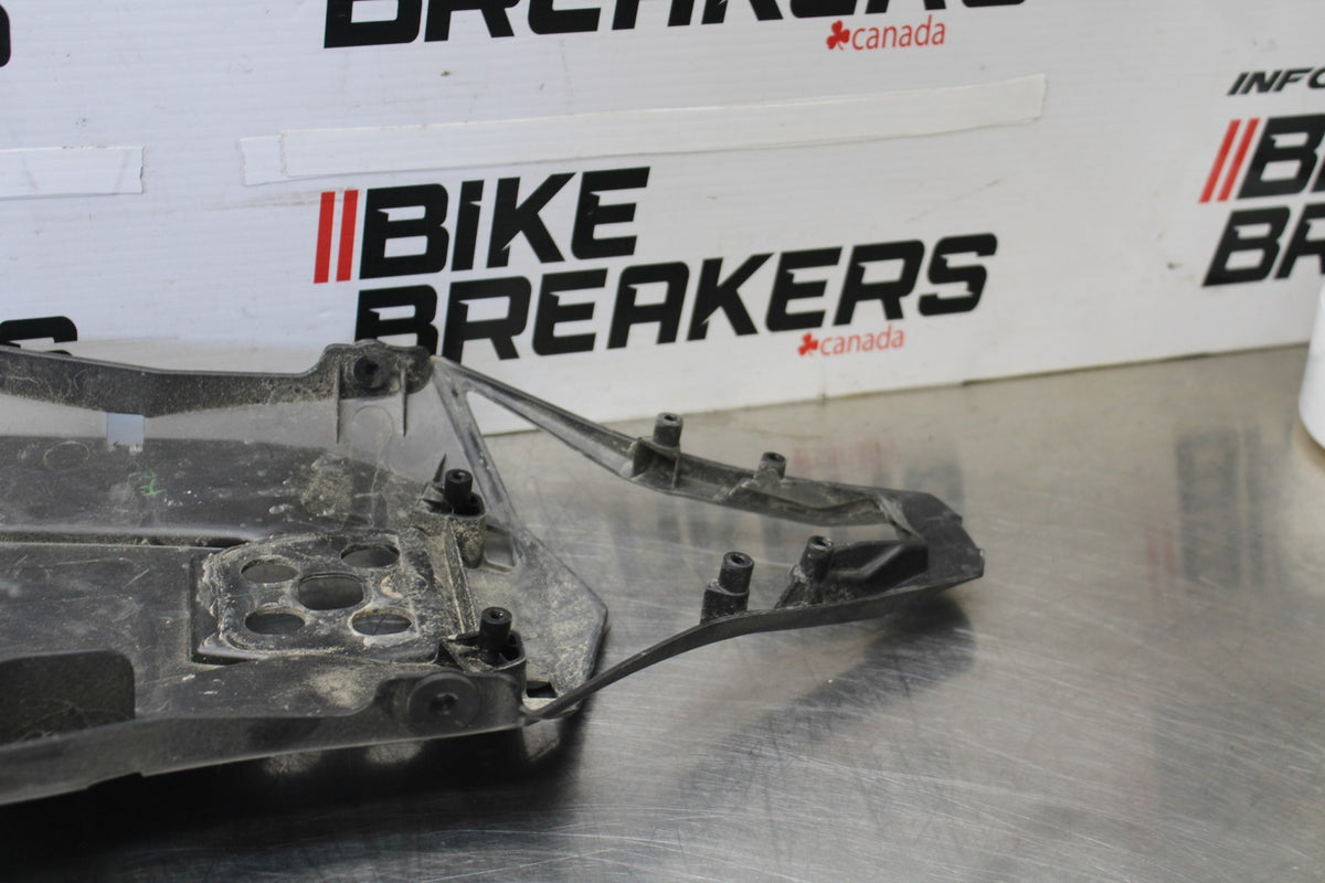 23-26 KAWASAKI NINJA ZX4RR REAR BACK TAIL UNDERTAIL BATTERY TRAY PLASTIC BB898