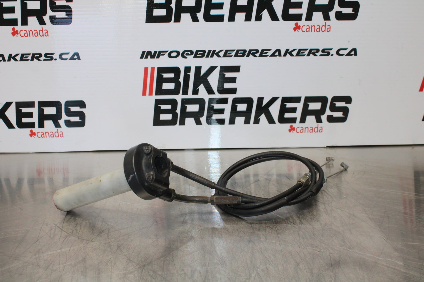 98-05 HONDA SUPER HAWK 1000 VTR1000F THROTTLE CABLE LINE HOUSING GUIDE BB152