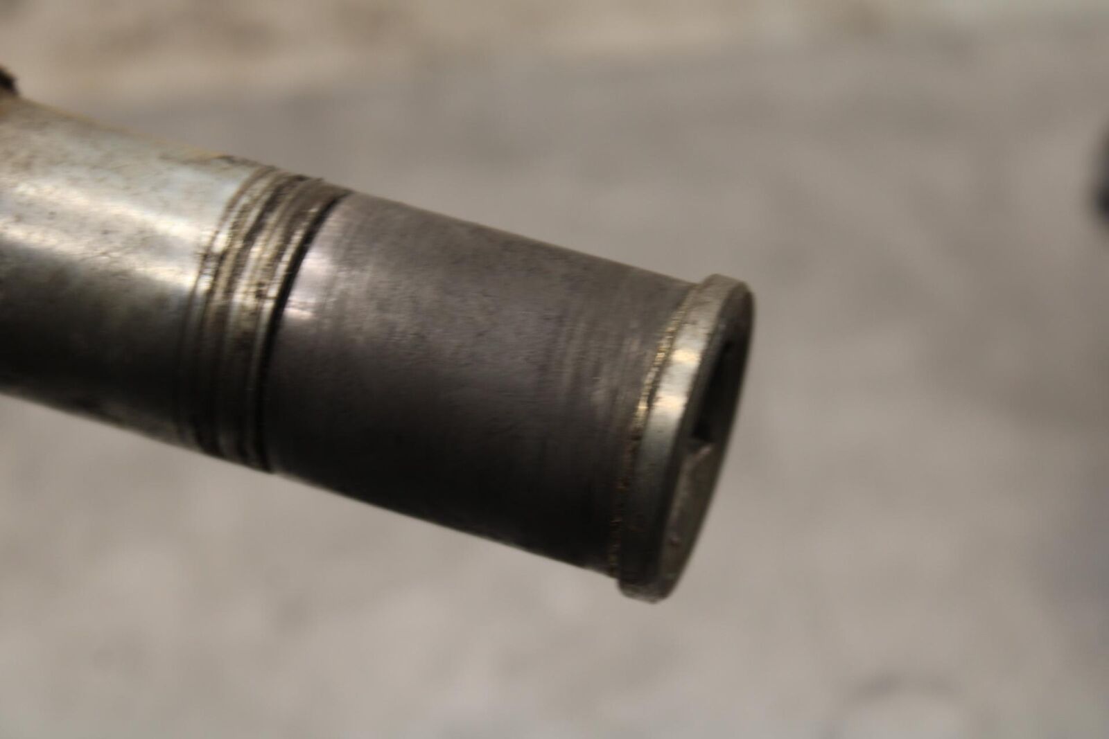 2005 Kawasaki Vulcan 1600 VN1600D Nomad FRONT WHEEL RIM AXLE PIVOT BOLT BB556