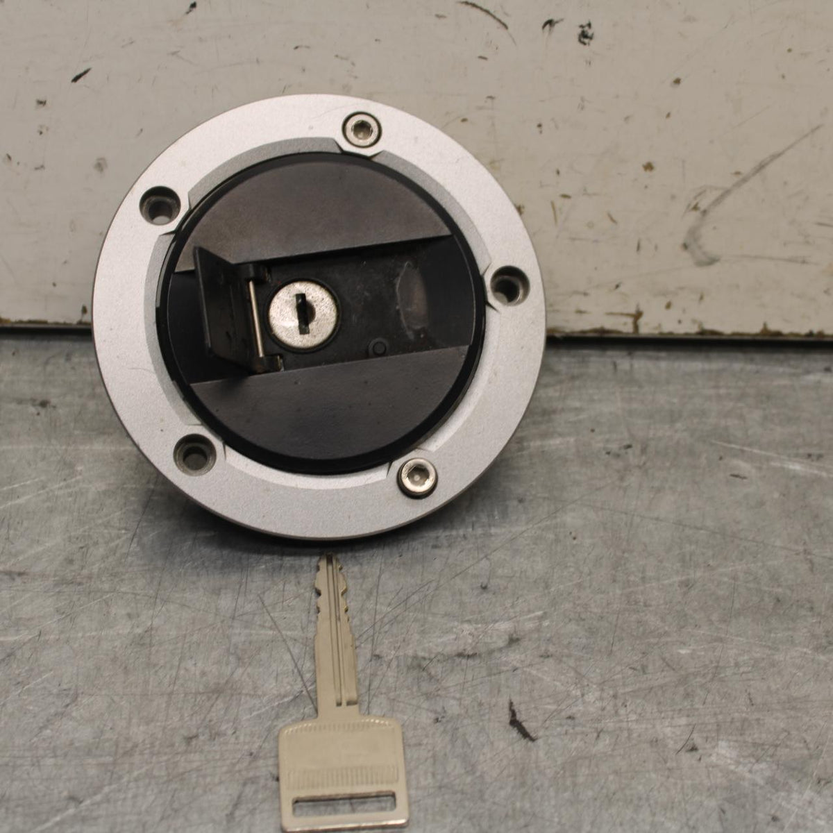 11-24 SUZUKI GSXR  600 750 FUEL TANK GAS CAP BB630