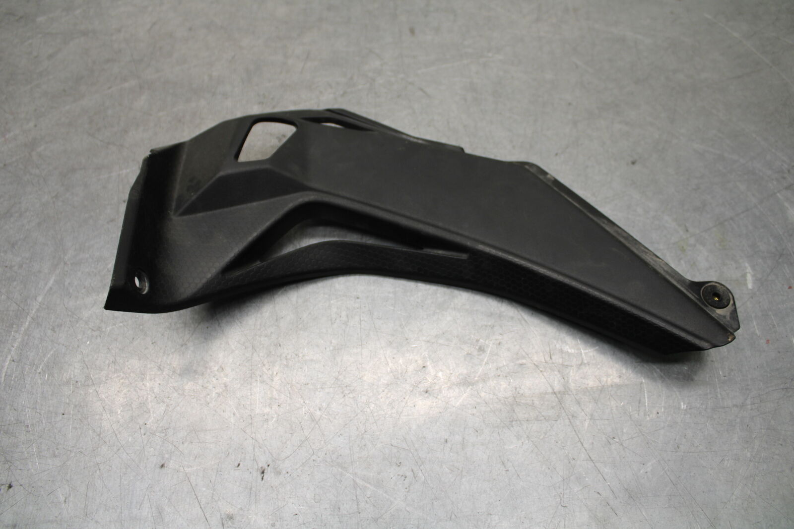16 KAWASAKI NINJA ZX10R RIGHT FRONT DUCT COVER  BB650