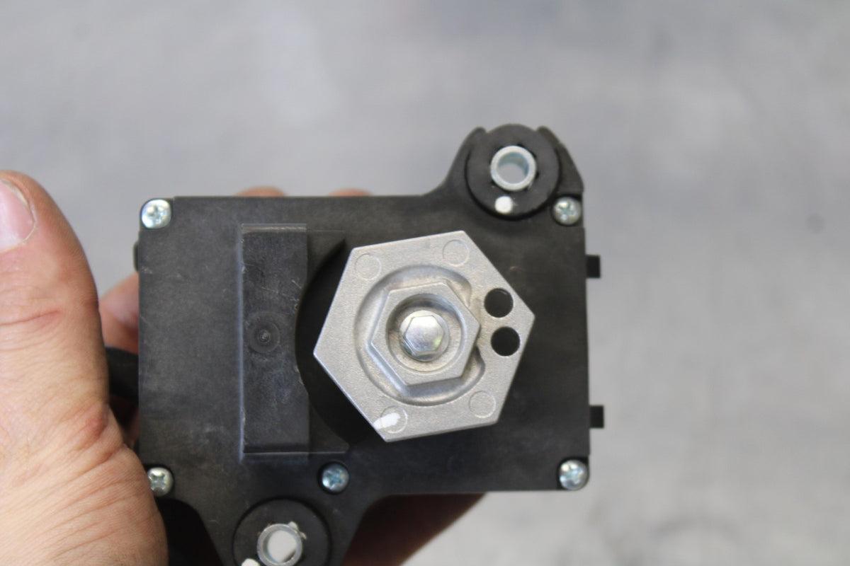 15-26 SUZUKI GSXR600 EXHAUST VALVE SERVO MOTOR BB888