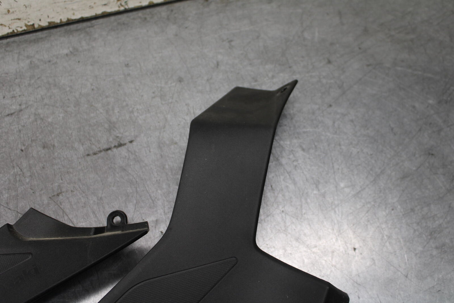 18-23 KAWASAKI NINJA 400 EX400 ABS RIGHT LEFT SIDE SEAT PANELS TRIMS COWLS BB747