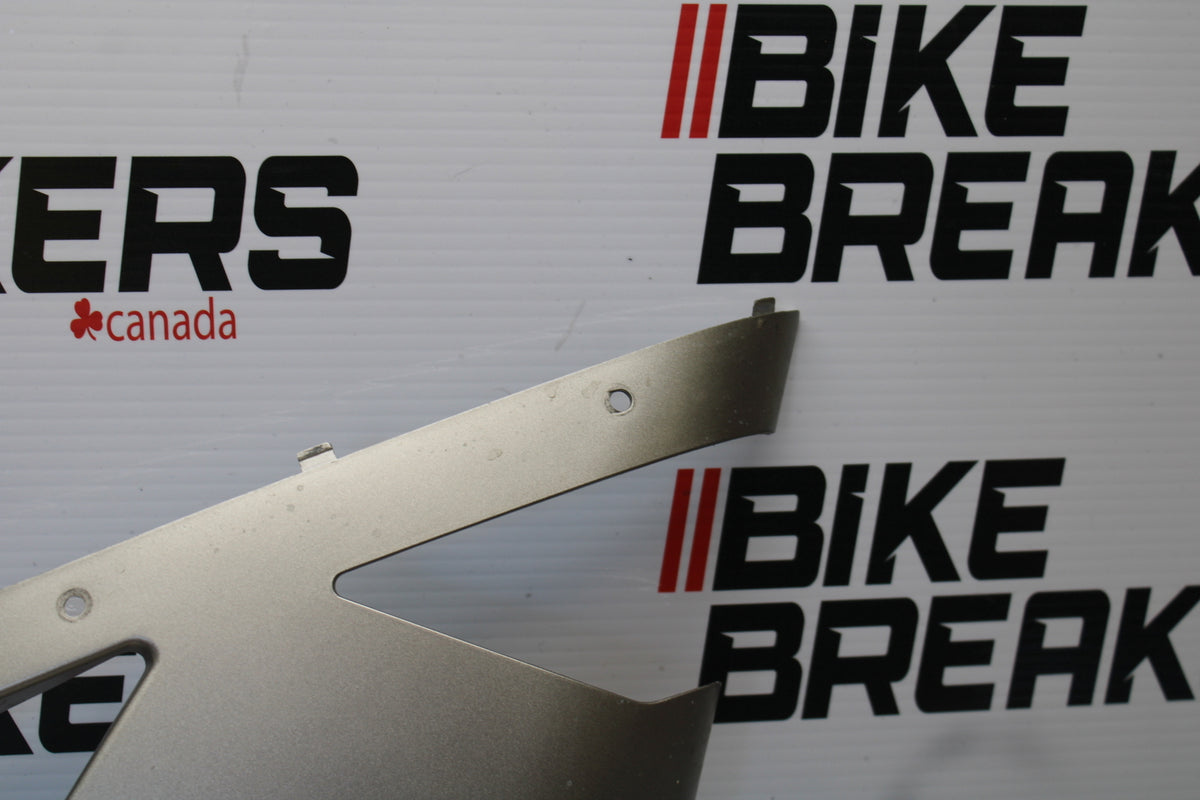 04-05 KAWASAKI NINJA ZX10R RIGHT MID UPPER SIDE FAIRING COWL PLASTIC BB163