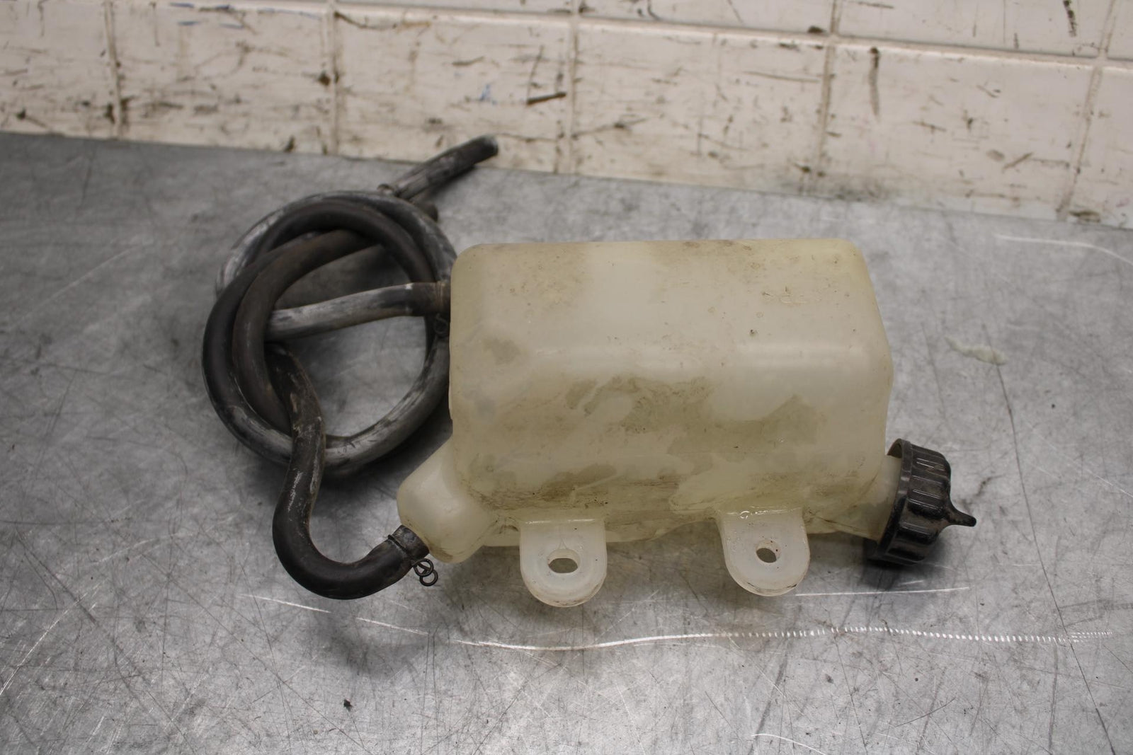 17 KAWASAKI Z900 ZR900 COOLANT WATER TANK RESERVOIR BOTTLE 43093-0006 BB549